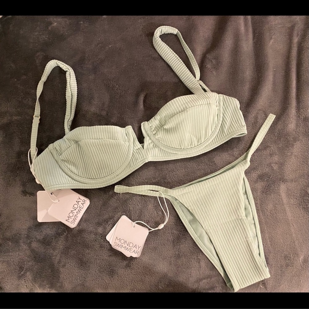Monday Swimwear bikini in moss size XS